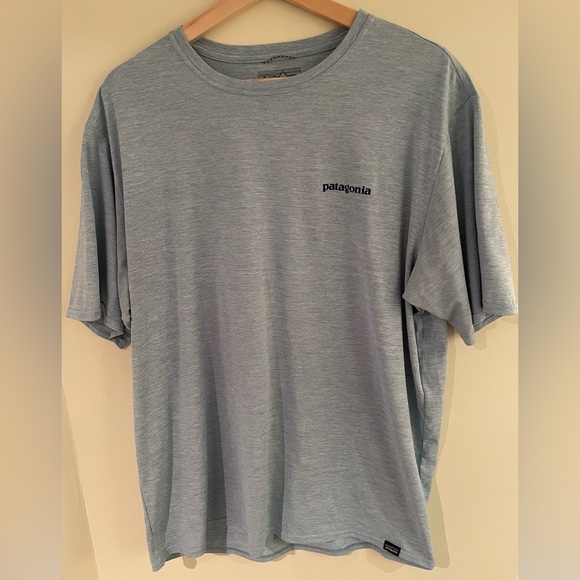 Patagonia Men’s T-Shirt XL Light Blue with Graphic Surf Logo Great for Beach - Picture 2 of 11